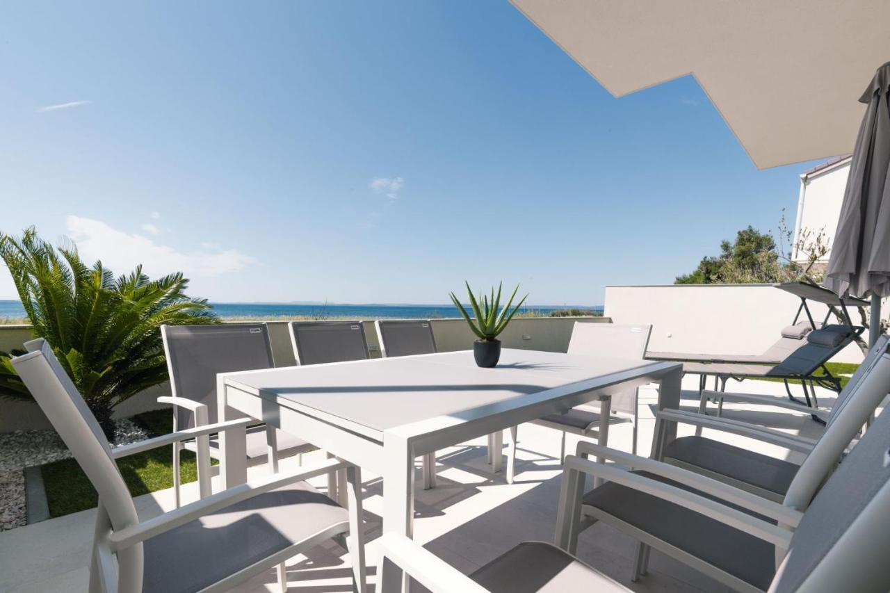Beachfront Reiterer Villa V2 With Seaview 30 Meters From The Beach - Crowonder Luxury Rent Privlaka  Bagian luar foto