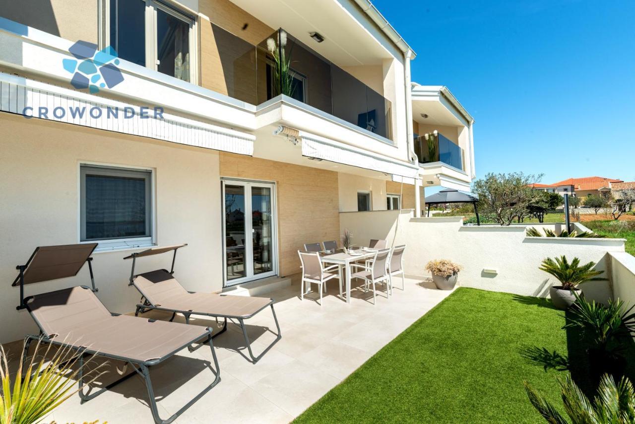 Beachfront Reiterer Villa V2 With Seaview 30 Meters From The Beach - Crowonder Luxury Rent Privlaka  Bagian luar foto