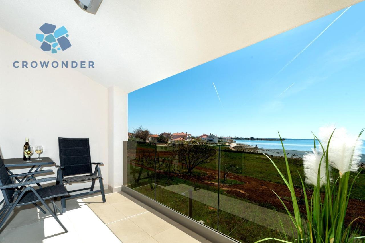 Beachfront Reiterer Villa V2 With Seaview 30 Meters From The Beach - Crowonder Luxury Rent Privlaka  Bagian luar foto